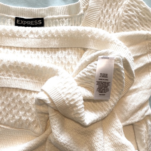 Express Textured White Lightweight Knit Sweater - Picture 4 of 4